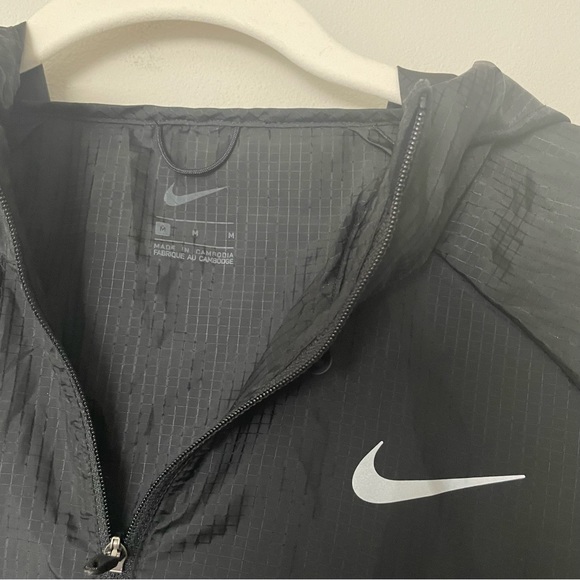Nike jacket - Picture 2 of 3